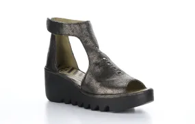 BEZO306FLY Cool Graphite T-Strap Sandals