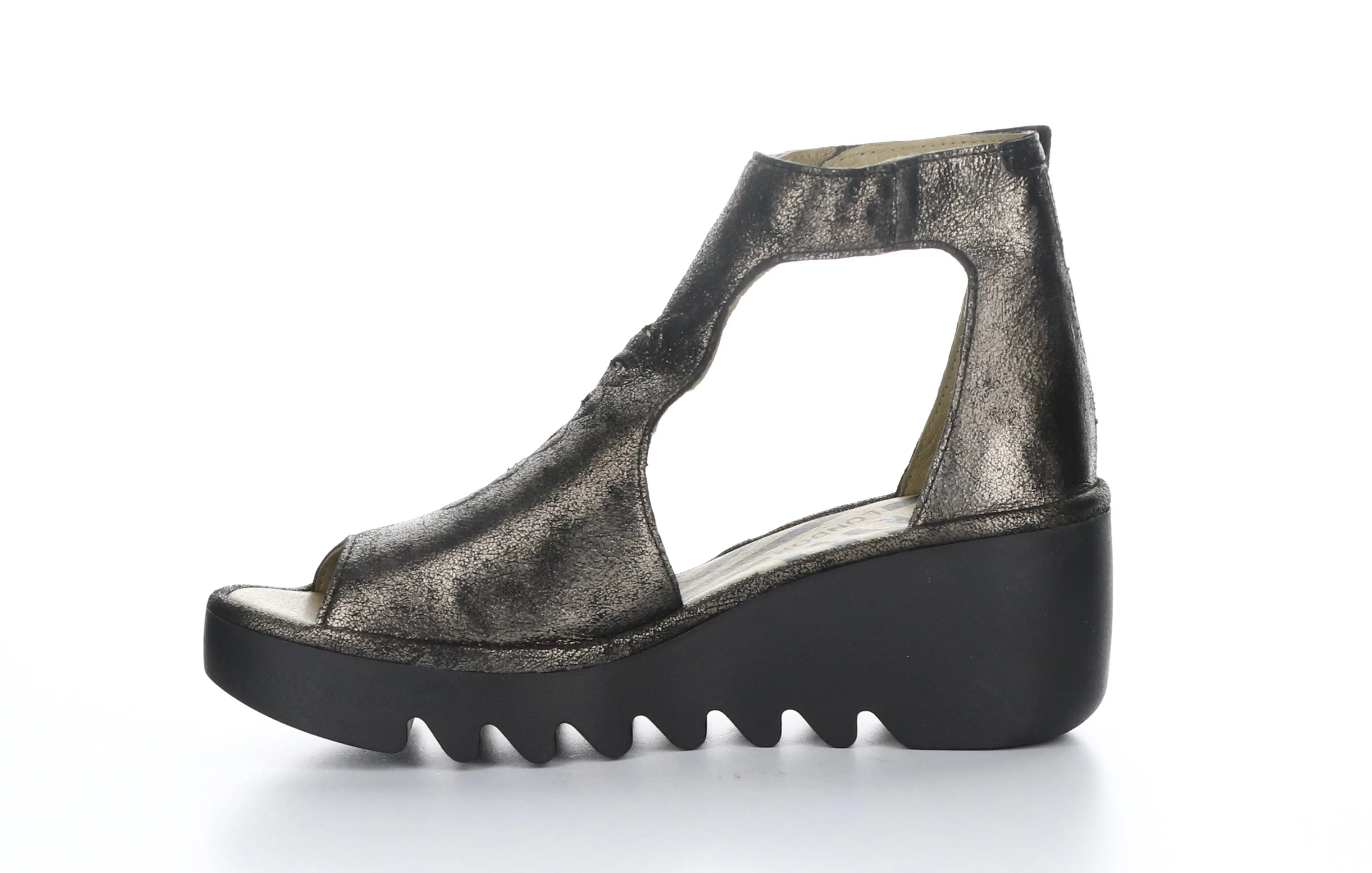 BEZO306FLY Cool Graphite T-Strap Sandals