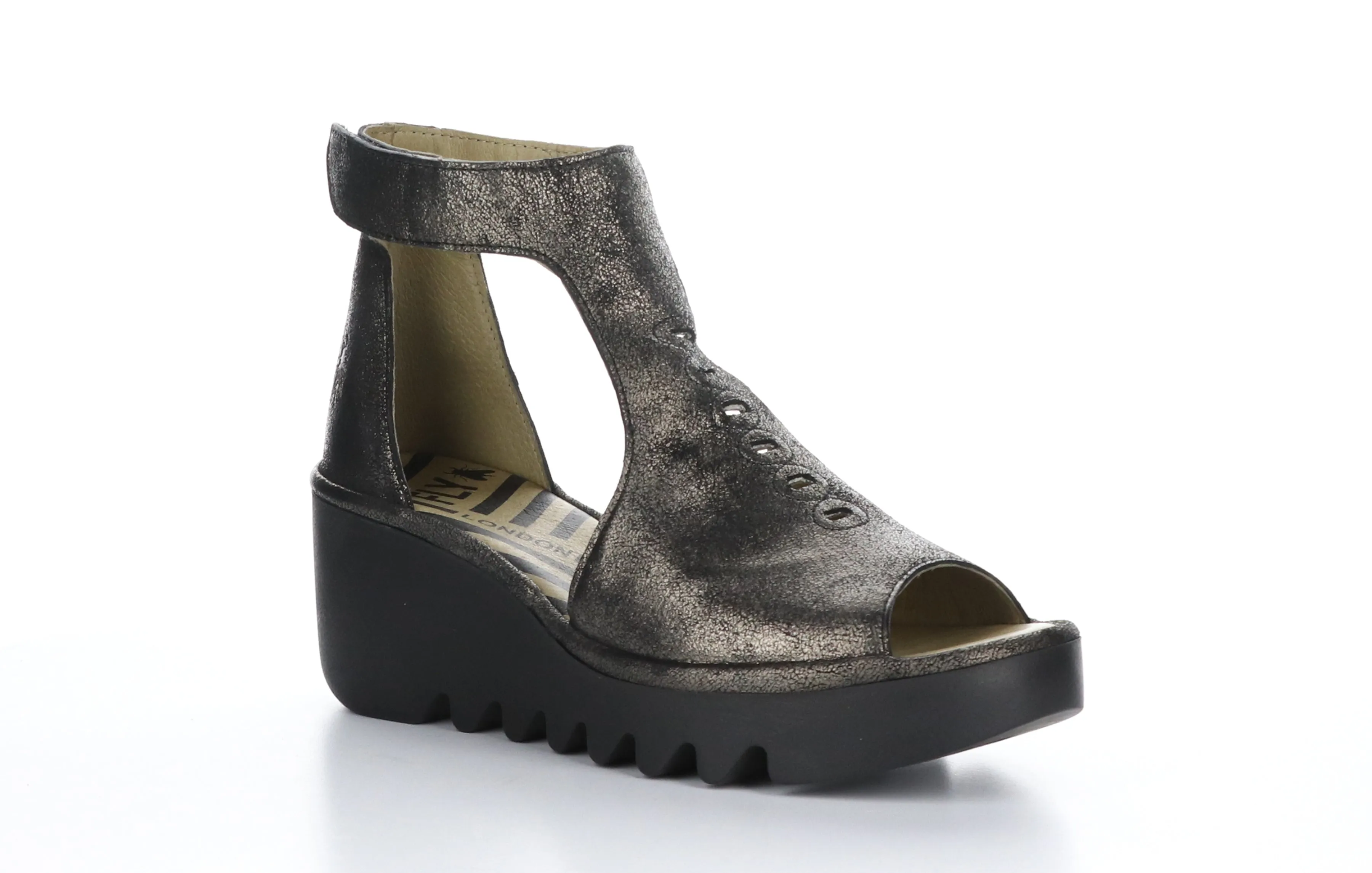 BEZO306FLY Cool Graphite T-Strap Sandals
