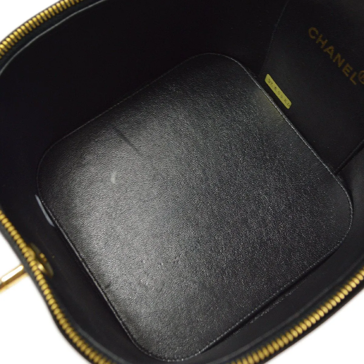 CHANEL 1995 Vanity Handbag Black Patent Leather ao34395