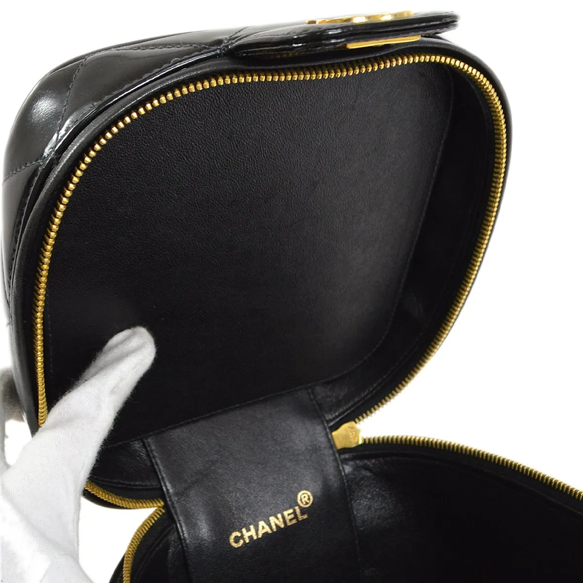 CHANEL 1995 Vanity Handbag Black Patent Leather ao34395