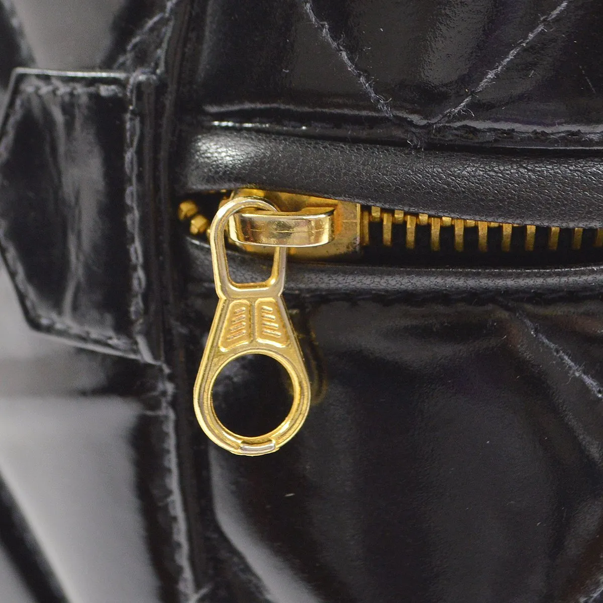 CHANEL 1995 Vanity Handbag Black Patent Leather ao34395