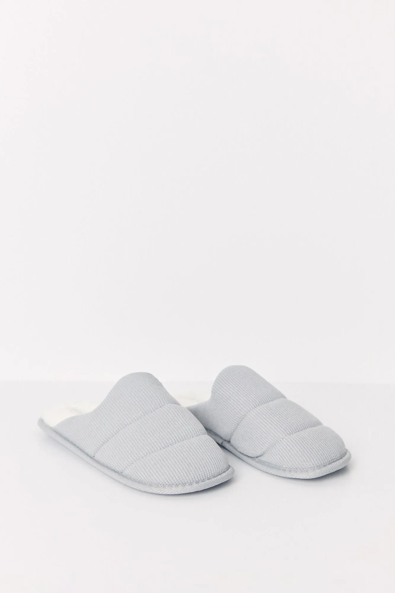 Closed gray house slippers