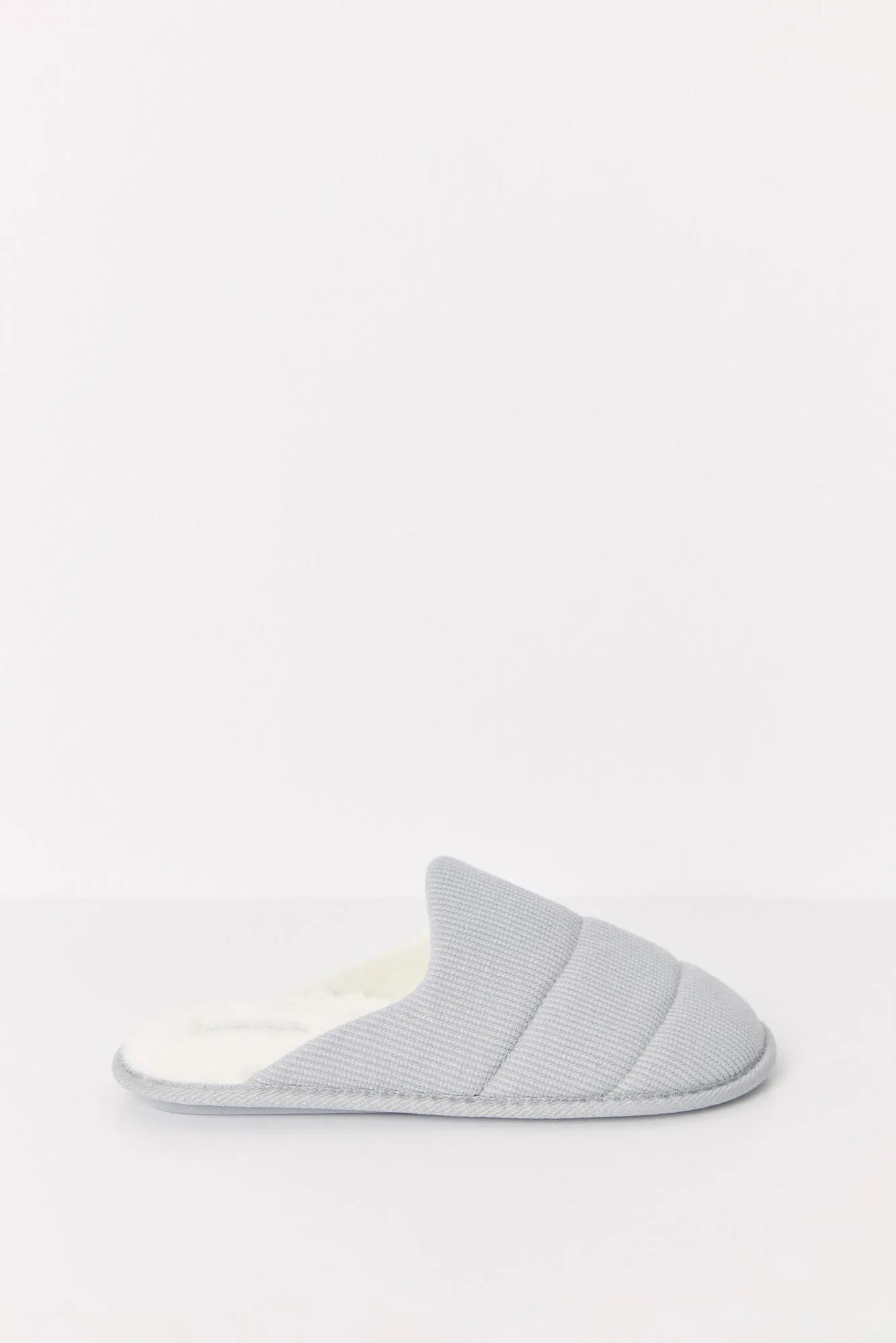 Closed gray house slippers