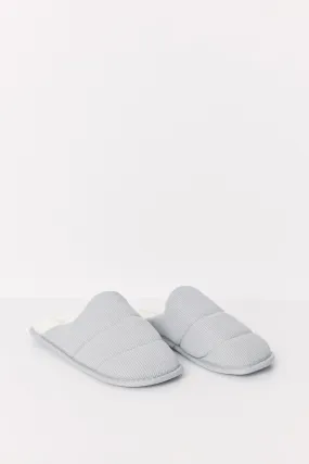Closed gray house slippers