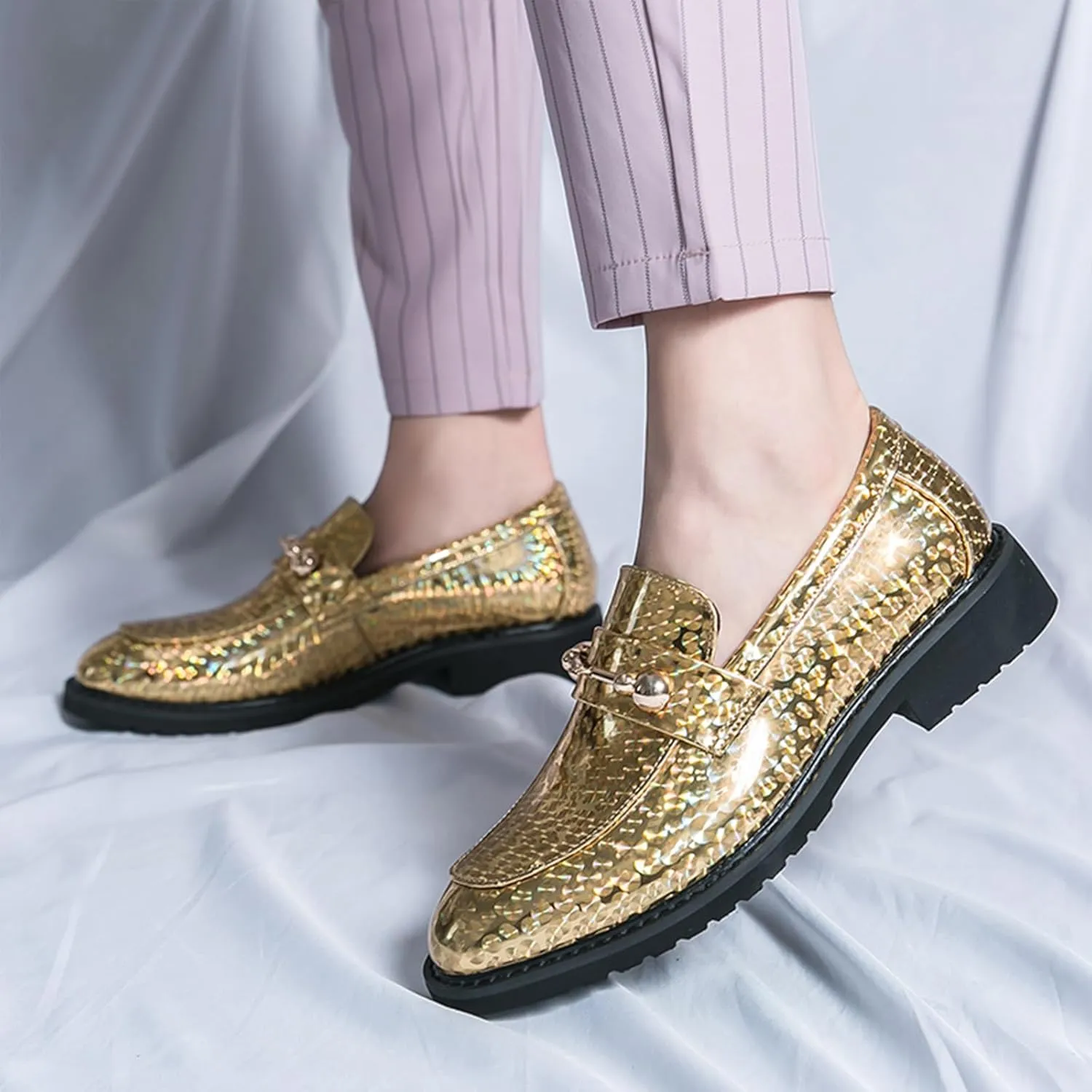 Men's Patent Leather Slip On Dress Loafers Fashion Pointed Toe Causal Business Formal Oxfords Sparkle Wedding Party Prom Shoes