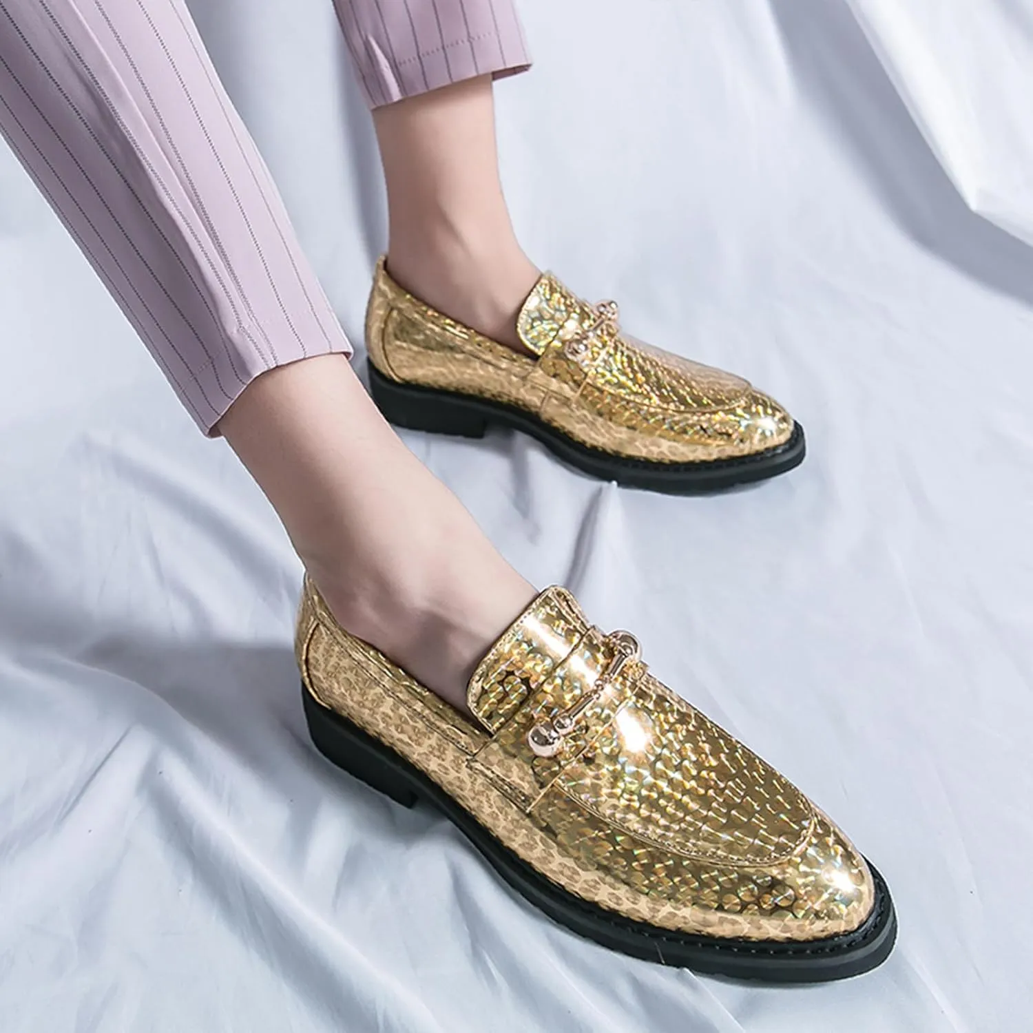 Men's Patent Leather Slip On Dress Loafers Fashion Pointed Toe Causal Business Formal Oxfords Sparkle Wedding Party Prom Shoes