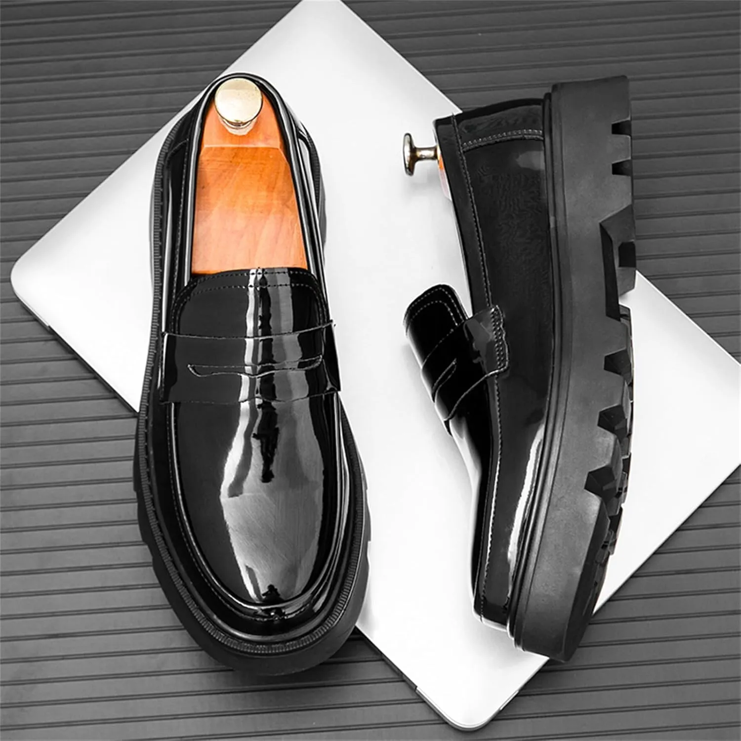 Men's Patent Leather Slip-On Dress Loafers Round Toe Platform Penny Tuxedo Shoes for Formal Business Party Wedding