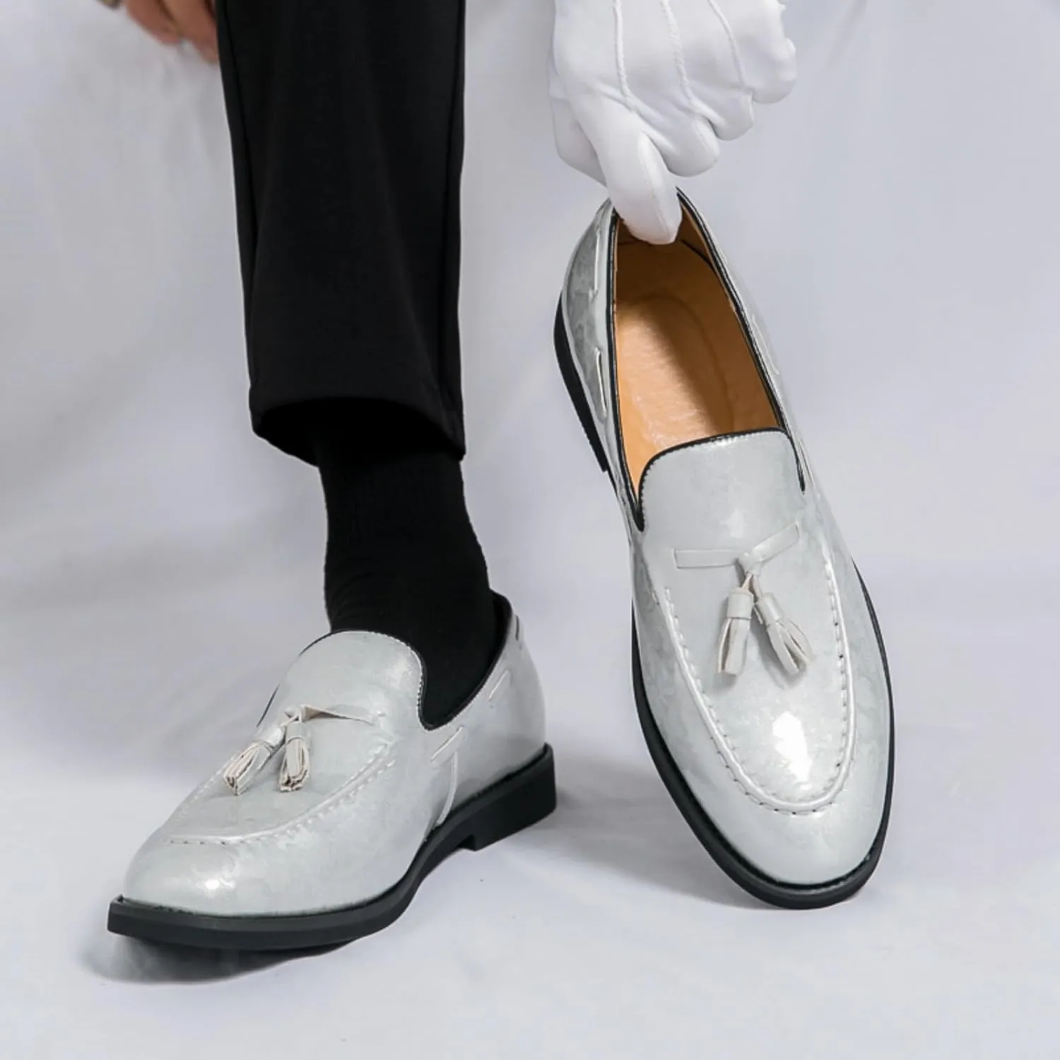 Mens Retro Printed Patent Leather Slip On Tassel Dress Loafers Low Top Round Toe Non-Slip Casual Penny Shoes for Formal Business Wedding Office