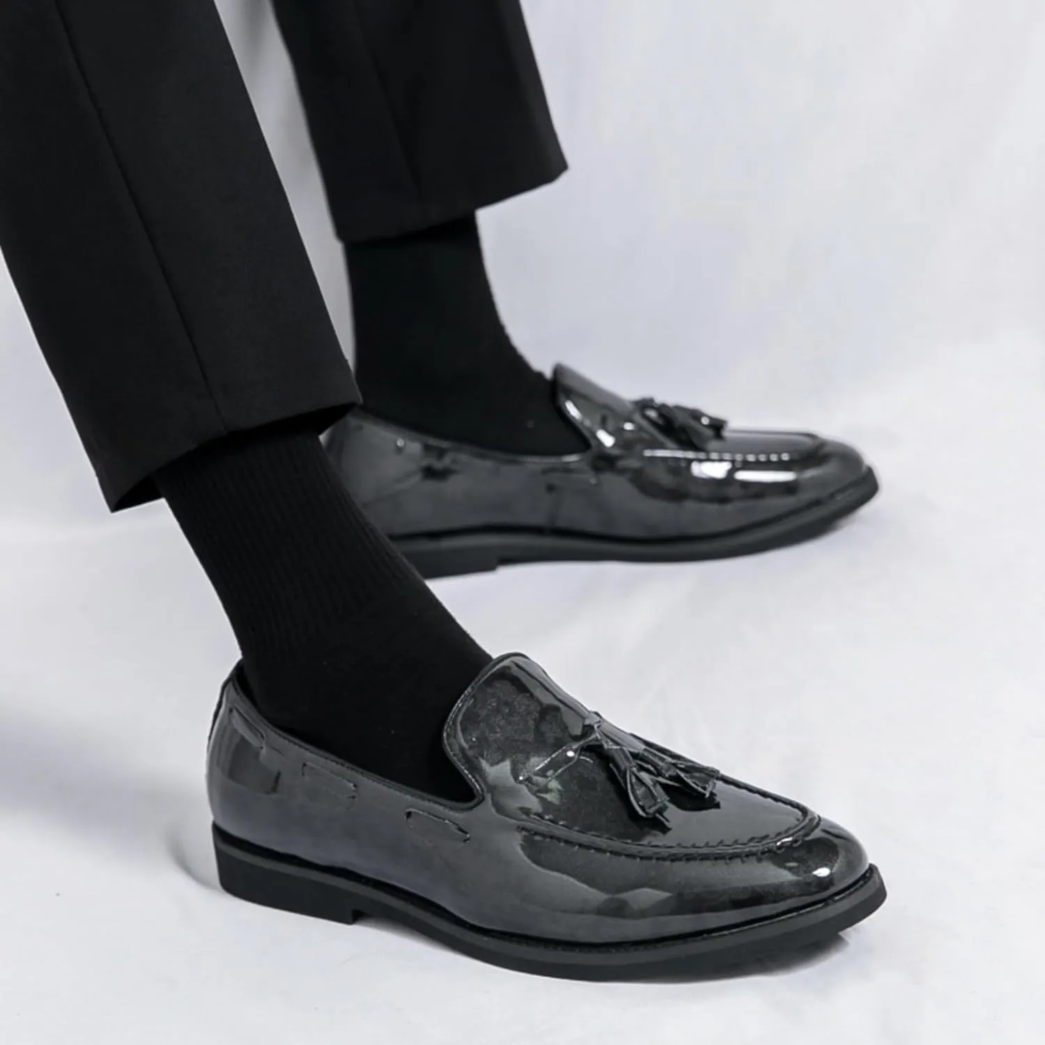Mens Retro Printed Patent Leather Slip On Tassel Dress Loafers Low Top Round Toe Non-Slip Casual Penny Shoes for Formal Business Wedding Office