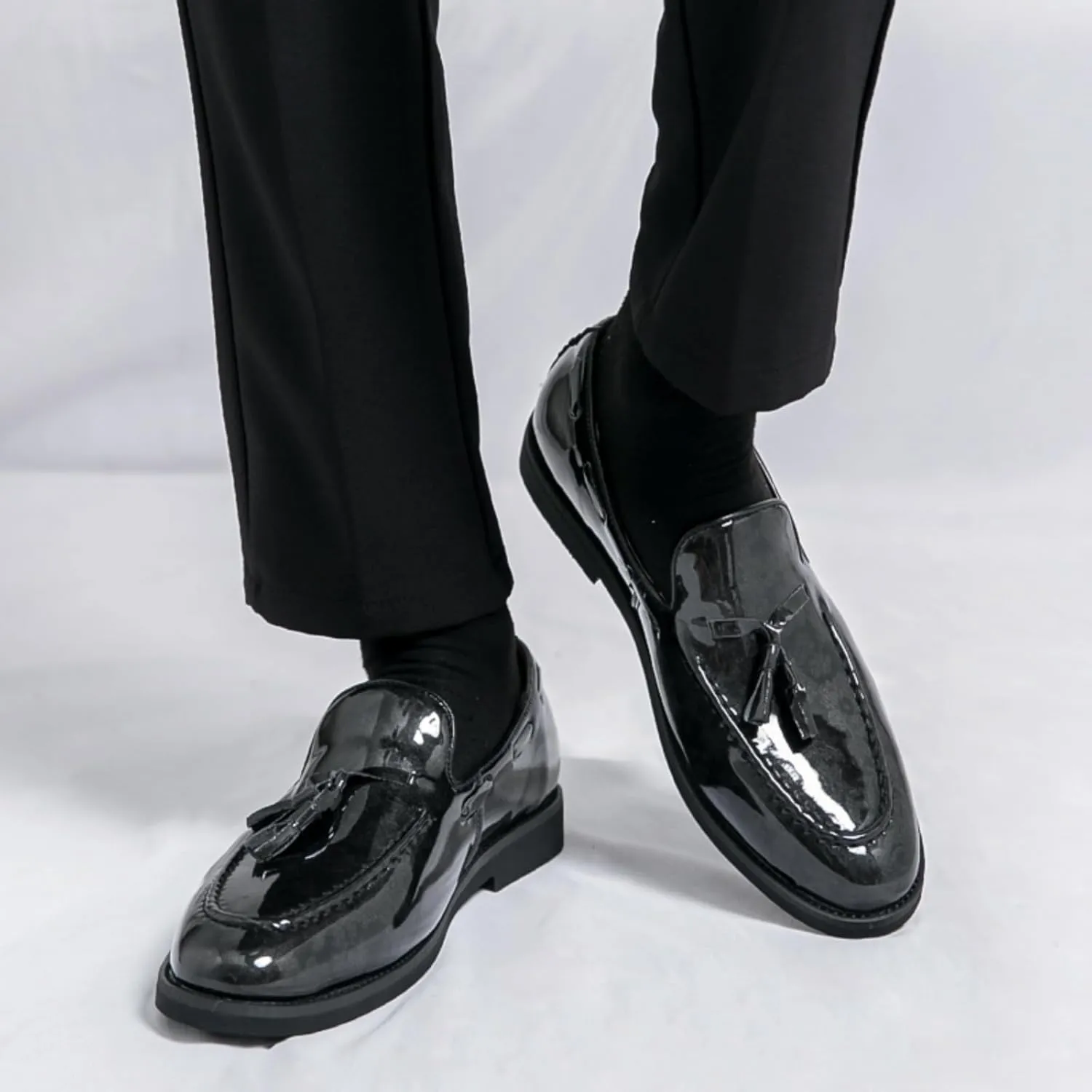 Mens Retro Printed Patent Leather Slip On Tassel Dress Loafers Low Top Round Toe Non-Slip Casual Penny Shoes for Formal Business Wedding Office