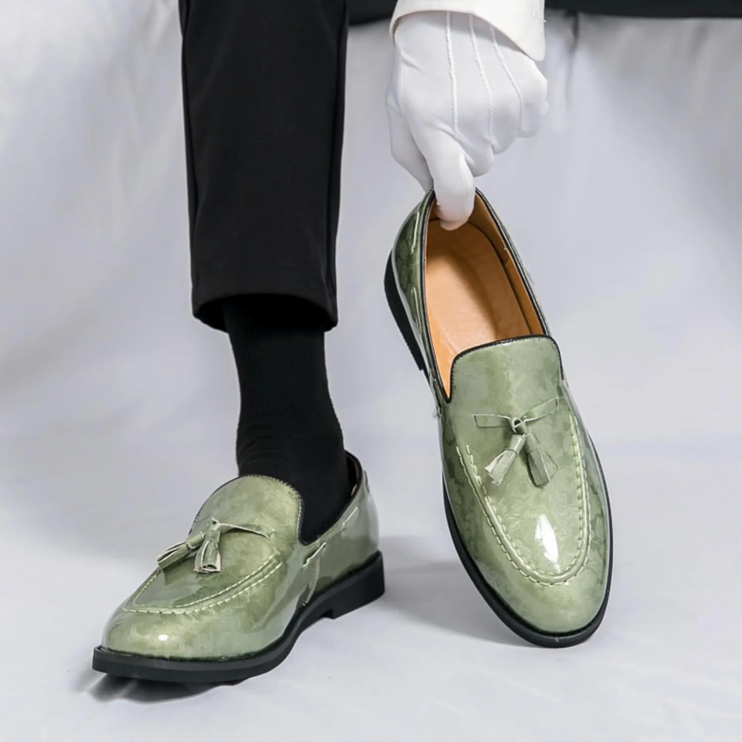 Mens Retro Printed Patent Leather Slip On Tassel Dress Loafers Low Top Round Toe Non-Slip Casual Penny Shoes for Formal Business Wedding Office