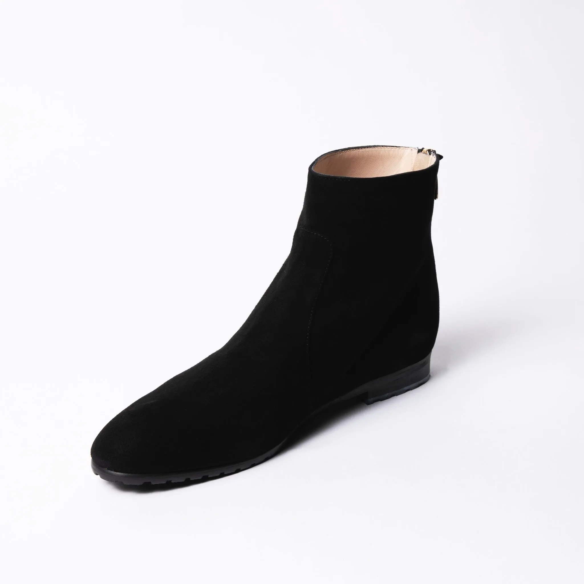 Minimalistic ankle boots in black suede