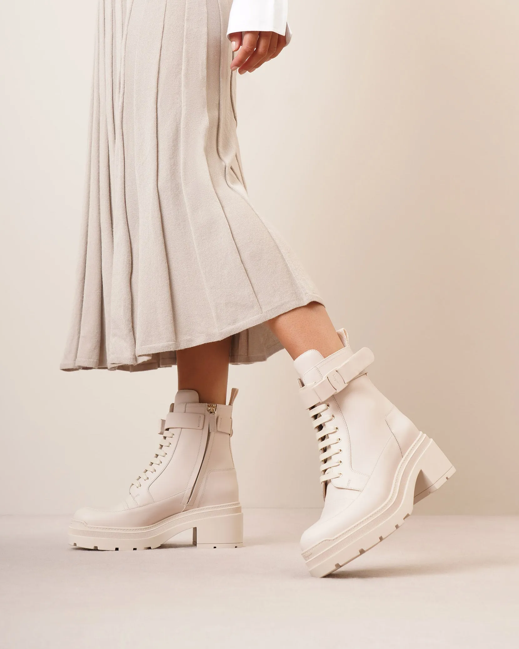 Vara bow bone leather ankle boots